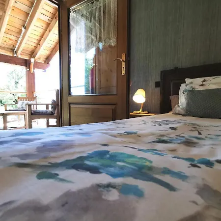 Le Clos Des Pierres Rouges Bed & Breakfast