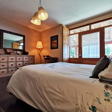 Bed & Breakfast Le Clos Des Pierres Rouges