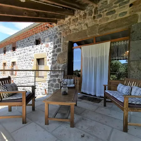 Le Clos Des Pierres Rouges Сен-Прива-д'Алье