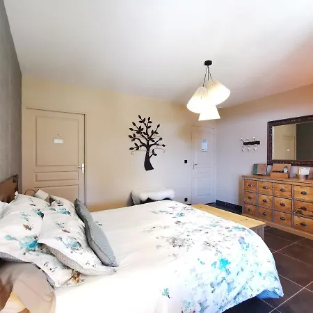 Bed & Breakfast Le Clos Des Pierres Rouges *