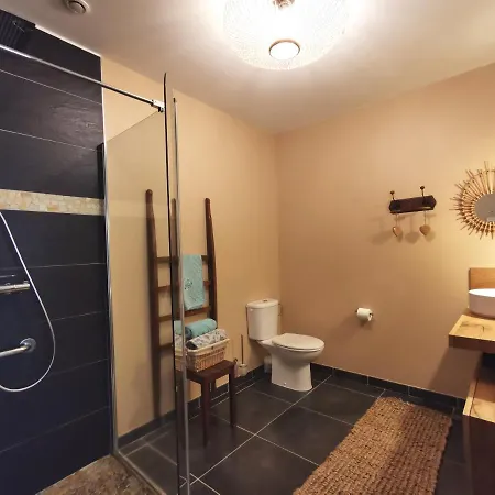 Le Clos Des Pierres Rouges Отель типа 