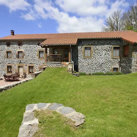 Le Clos Des Pierres Rouges 3* Saint-Privat-dʼAllier