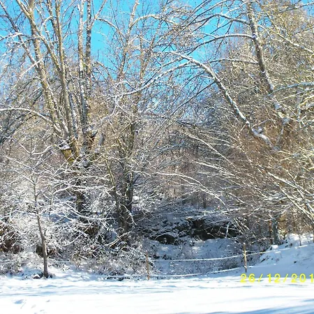 Le Clos Des Pierres Rouges 4* Сен-Прива-д'Алье