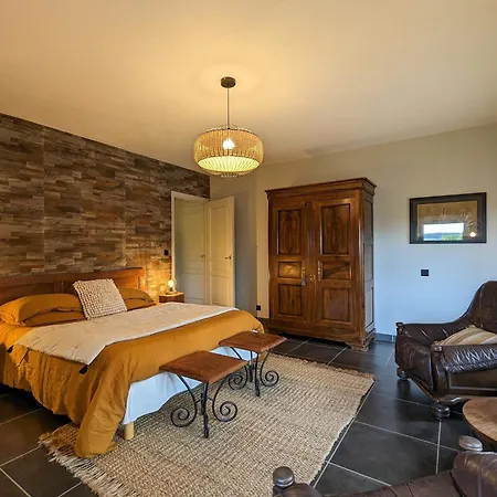 Le Clos Des Pierres Rouges 3* Saint-Privat-dʼAllier