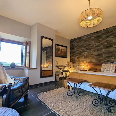 Le Clos Des Pierres Rouges 3* Saint-Privat-dʼAllier