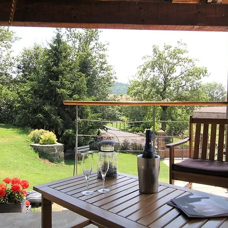 Bed & Breakfast Le Clos Des Pierres Rouges 3*