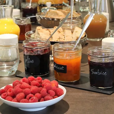 Bed & Breakfast Le Clos Des Pierres Rouges *