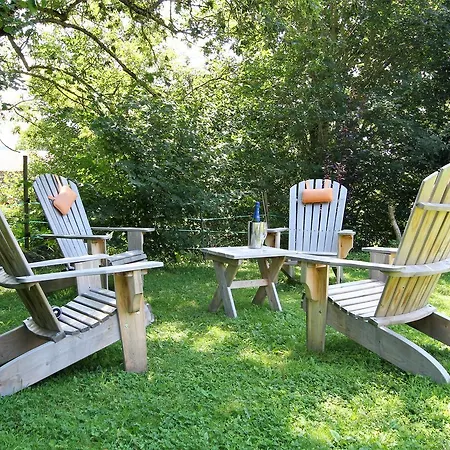 Le Clos Des Pierres Rouges Bed & Breakfast Saint-Privat-d'Allier