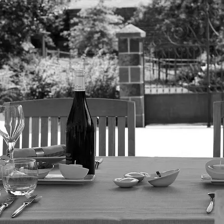 Bed & Breakfast Le Clos Des Pierres Rouges 3*