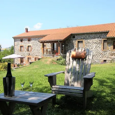 Bed & Breakfast Le Clos Des Pierres Rouges 3*
