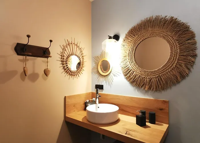 Le Clos Des Pierres Rouges 4*