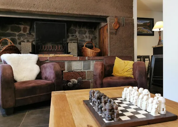 Le Clos Des Pierres Rouges Bed & Breakfast 4*