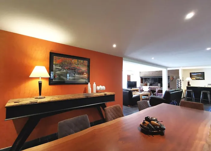 Le Clos Des Pierres Rouges 4*