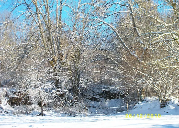 Le Clos Des Pierres Rouges 4* Saint-Privat-d'Allier