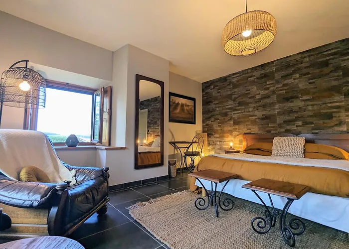 Le Clos Des Pierres Rouges 4* Saint-Privat-d'Allier