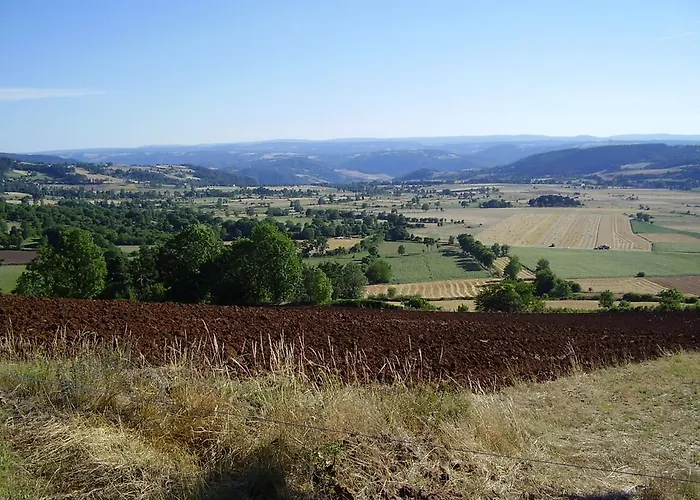 Le Clos Des Pierres Rouges Bed & Breakfast 4*