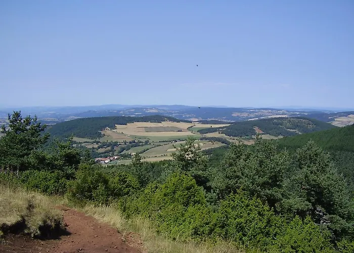 Le Clos Des Pierres Rouges 4*