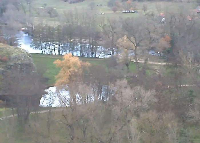 Le Clos Des Pierres Rouges