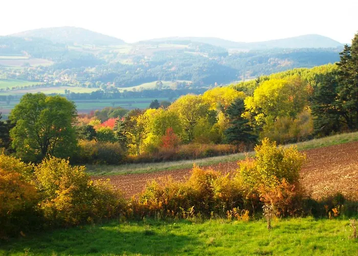 Le Clos Des Pierres Rouges Bed & Breakfast 4*