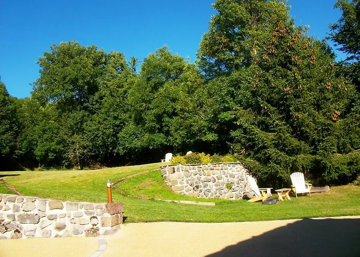 Bed & Breakfast Le Clos Des Pierres Rouges 4*