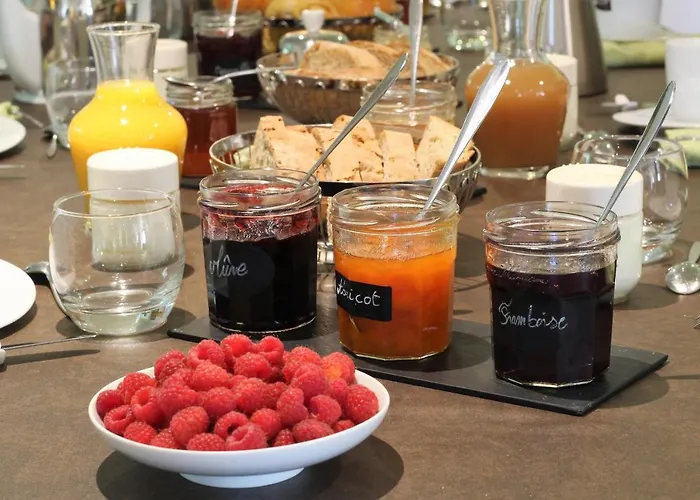 Bed & Breakfast Le Clos Des Pierres Rouges 4*